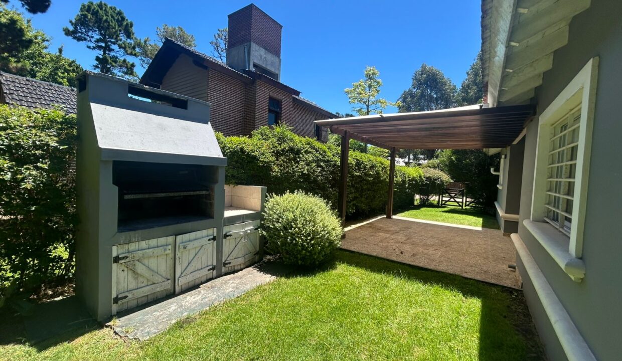 WhatsApp Image 2025-12-13 at 6.21.00 PM (1)